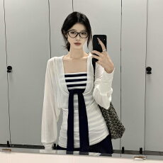 批发2026新款早春穿搭女韩系条纹系带抹胸背心针织<b class='q'>罩衫</b>显瘦上衣两件套