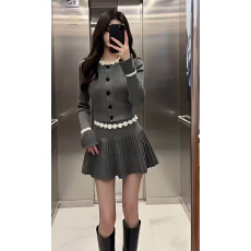 法式千金风灰色长袖针织连衣裙子女秋冬季2026新款超好看冬装套裙