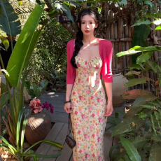 批发法式复古碎花吊带<b class='q'>连衣裙</b>子女春季韩系气质绝美玫红色开衫长裙套装