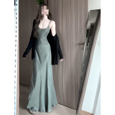 批发早春季法式漂亮绿色吊带露背连衣裙子女装夏2026新款穿搭长裙套装