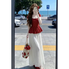 批发法式休闲套装红色波点修身短袖上衣女夏季新款<b class='q'>半身裙</b>子高腰两件套