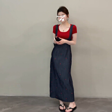 批发法式蓝色方领无袖吊带连衣裙女2026夏季新款气质<b class='q'>背心</b><b class='q'>长裙</b>修身显瘦