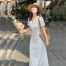批发粉色<b class='q'>荷叶边</b>连衣裙子女装夏季2026新款巨好看绝美特别漂亮掐腰长裙