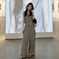 韩系一整套ootd穿搭2026新款巨好看无袖上衣女夏季阔腿裤两件套装