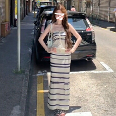 批发特别漂亮针织抹胸<b class='q'>连衣裙</b>长裙女款2026新款夏日温柔海边穿搭小裙子