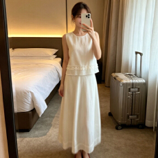 批发无袖白色<b class='q'>背心</b>连衣裙女夏季2026新款小个子巨好看漂亮穿搭套装长裙
