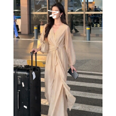批发法式高级感v领雪纺<b class='q'>衬衫</b>女早秋季2026新款巨好看收腰显瘦气质长裙