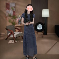 批发法式设计感时尚洋气碎花<b class='q'>泡泡袖</b><b class='q'>连衣裙</b>女2026夏季新款度假风长裙子
