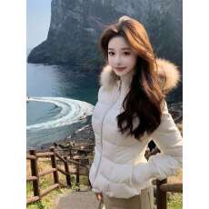 批发CloudSweet白云甜雪千金白鸭绒仿狐狸毛领连帽羽绒服女