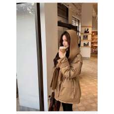 批发邱肉瑶 纯色海军领披肩90鸭绒羽绒服女冬季新款高级简约轻奢羽绒