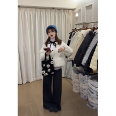 批发冬季青<b class='q'>春</b>植绒波点时尚蝴蝶结领口羽绒外套