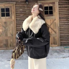 批发复古机车pu皮衣羊羔毛外套女冬季2025新款设计感加绒加厚皮毛一体