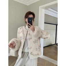 批发新中式国风盘扣短款外套女别致高级感超好看时尚轻奢精致上衣