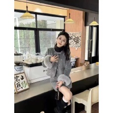 批发2025春<b class='q'>新款</b>羽绒外套<b class='q'>短裙</b>蝴蝶结毛呢时尚西装套装半身裙两件套