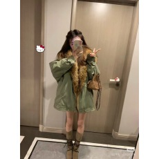 批发美式<b class='q'>街头</b>设计款 真毛领 羽绒派克外套 毛领可拆卸 2色