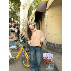 批发落落狷介皮草女款2025新款羊羔毛外套小个子刺绣保暖冬装环保皮草