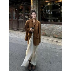 批发西装外套<b class='q'>女</b>2025新款春秋设计感小众休闲小个子早秋chic高级感上衣