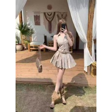 批发十三行2026春挂脖V领露背<b class='q'>豹纹</b>百褶<b class='q'>连衣裙</b>收腰显瘦西装短裙