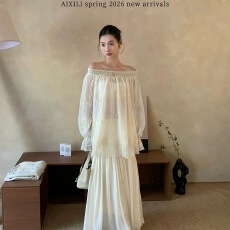 批发2026春季慵懒精致感绣花镂空花边杏色<b class='q'>雪纺衫女</b>宽松一字肩<b class='q'>长袖</b>上衣