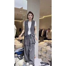 批发韩系高级感蕾丝拼接灰色<b class='q'>西装</b>马甲垂感阔腿裤<b class='q'>套装</b>女夏气质温柔穿搭