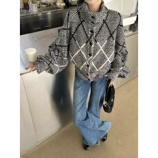 批发欧货氛围感轻熟小众撞色菱格针织开衫女秋季慵懒宽松百搭毛衣外套