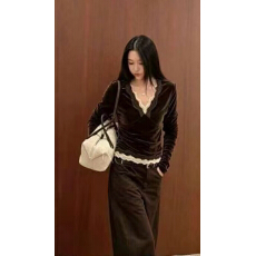 批发秋季欧货长袖V领蕾丝拼接丝绒衬衫女修身显瘦百搭打底衫