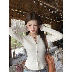 批发地球店复古老钱风领口珠链高弹修身打底<b class='q'>衫</b>秋套头正肩长袖T恤上衣