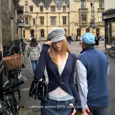 批发Lattitude/杨小鹭 长袖<b class='q'>T</b><b class='q'>恤</b>打底衫假两件蕾丝拼接扭结针织辣妹上衣