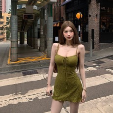 批发Tongiiuu 薇迷莫妮卡 复古度假肌理吊带连衣<b class='q'>裙</b>女收腰显瘦a字短<b class='q'>裙</b>