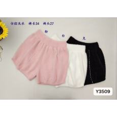 批发甜美减龄钉珠毛绒针织百搭短裤