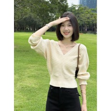 批发2025秋冬法式设计感小众收腰宽松v领<b class='q'>长袖</b>上衣气质蝙蝠袖针织衫