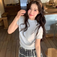 批发法式温柔纯色卷边针织短袖毛衣女春季设计感纹理领口修身软糯上衣
