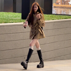 批发韩里韩气英伦风风衣外套女春秋季新款独特漂亮中长款气质收腰大衣