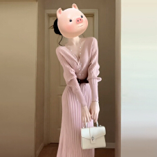 批发粉色v领针织<b class='q'>连衣裙</b>子女秋冬季修身2025新款御姐风长裙鱼尾包臀裙