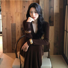 批发法式气质v领针织连衣裙子女2025新款巨好看秋<b class='q'>冬</b>穿搭一整套装长裙