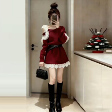 批发小个子法式新年战袍圣诞红色氛围感女秋冬蕾丝露肩中长款<b class='q'>连衣裙</b>潮