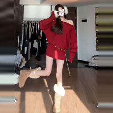 批发2025新年战袍红色连衣裙子女秋冬季本命年穿搭斜肩露肩圣诞毛衣裙