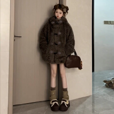 批发今年流行漂亮仿羊羔毛外套女秋冬季绝美巨好看宽松加厚毛茸茸大衣