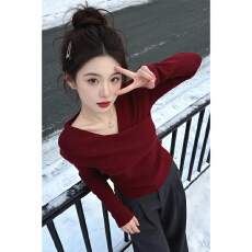 批发过新年一字肩针织衫女上衣2026新款韩系修身内搭交叉V领红色毛衣