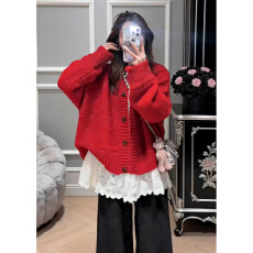 批发新年战袍穿搭红色毛衣外套<b class='q'>女</b>冬季2026新款巨好看百搭宽松针织<b class='q'>开衫</b>