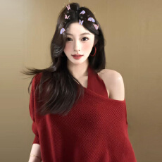 批发新年红色氛围感上衣女装2026秋冬新款设计感两件套挂脖宽松针织衫