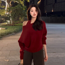 批发新年红色氛围感上衣女装2026秋冬新款设计感两件套挂脖宽松针织衫