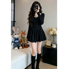 批发法式赫本风黑色针织<b class='q'>连衣裙</b>女秋冬2026新款小个子气质收腰a<b class='q'>字</b>短裙