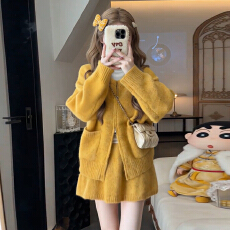 批发慵懒风毛衣针织<b class='q'>连衣裙</b>子女<b class='q'>冬季</b>2026新款韩系千金感短裙穿搭一整套