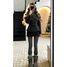 批发2026过新年穿搭小香风斗篷毛呢<b class='q'>连衣裙</b>子秋<b class='q'>冬季</b>穿搭气质短裙套装女