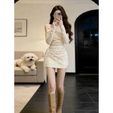 批发纯欲风法式斜肩连衣裙子女冬季2026新款气质收腰内搭修身包臀短裙