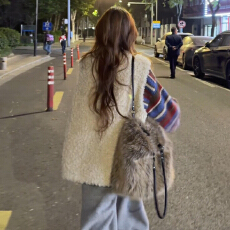 批发韩式复古慵懒白色摇粒绒外套女秋<b class='q'>冬</b>2026新款高级感羊羔毛叠穿马甲