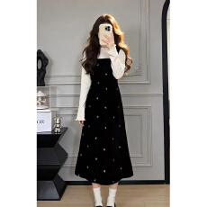 批发新年战袍黑色<b class='q'>丝绒</b>背带连衣裙女冬2026新款韩系小个子穿搭长裙<b class='q'>套装</b>