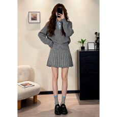 批发巨好看灰色miu系假两件针织连衣裙女秋冬2026新款小个子穿搭套装