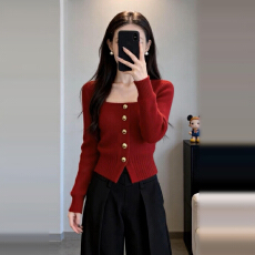 批发新年穿搭红色方领毛衣女秋<b class='q'>冬</b>季2026新款高级感内搭打底衫针织上衣